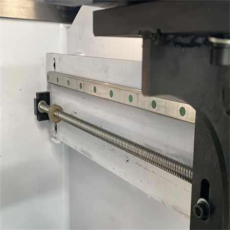Freno de prensa de 4 ejes Accurl con sistema de control DA66T para máquina de doblado de freno de prensa servo de 110T * 2500 mm