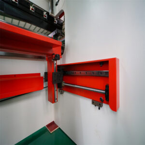 Máquina de prensa hidráulica de 315 toneladas y 4 columnas para tapa de registro