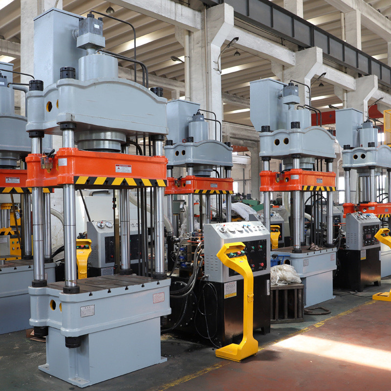 Máquina de prensa hidráulica de cuatro columnas de tapas de registro de 630 toneladas 2