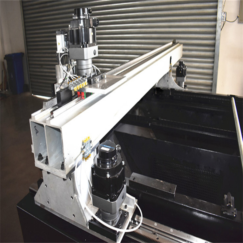 Máquina de corte por láser de fibra para corte de metales de la industria de servicio pesado