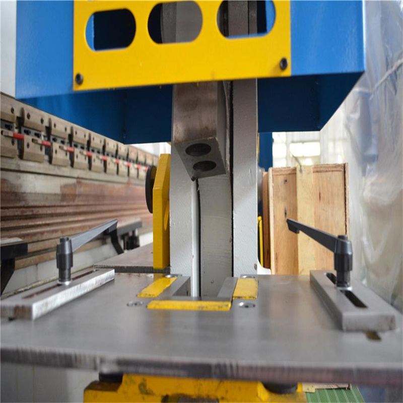 Placa de alta calidad que dobla la máquina hidráulica del trabajador del hierro del CNC que dobla la máquina de la prensa