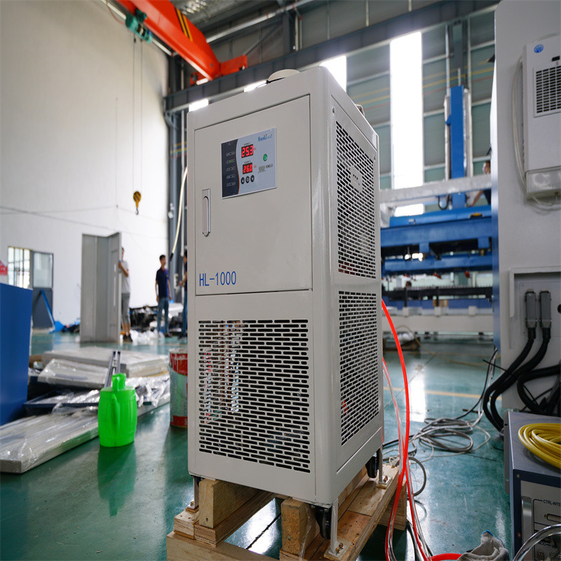Máquina de corte por láser de fibra de metal CNC automática de refrigeración por agua 1500w
