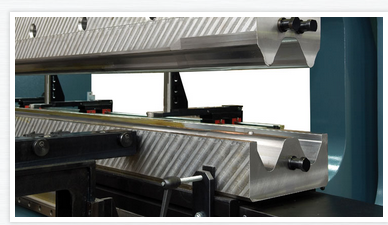 Dobladora automática completa de láminas de alta potencia y máquina plegadora CNC