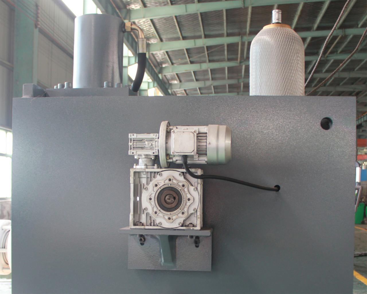 Máquina cortadora de guillotina hidráulica de placa de metal Qc11y a la venta