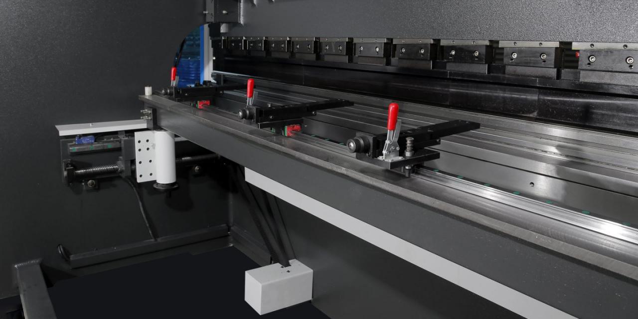 Freno de prensa hidráulica Wc67 / Máquina dobladora de prensa CNC / Máquina dobladora de placas China
